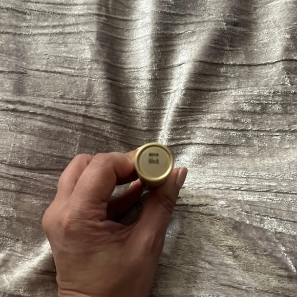 stila Huge Extreme Lash Waterproof Mascara in Black, 13 mL/0.44 FL OZ. - Picture 14 of 14